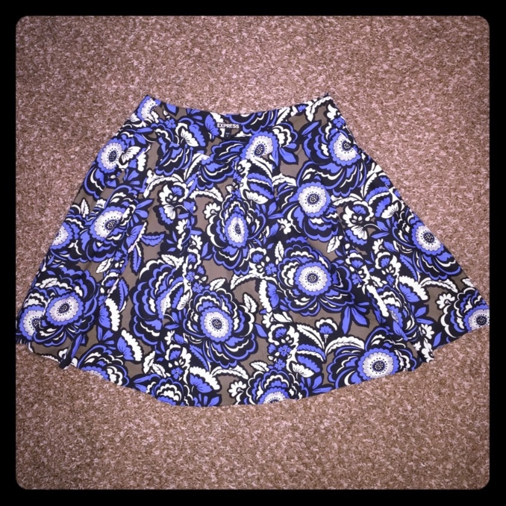 Express Floral Print Black Blue Grey White Skirt with pockets!